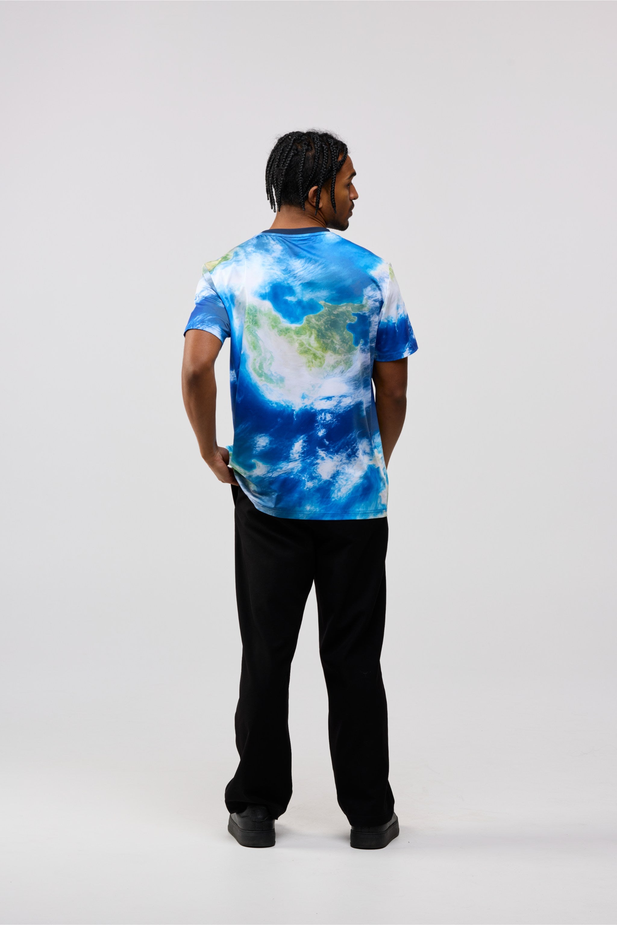 men’s Earth View printed short sleeve crewneck – back view